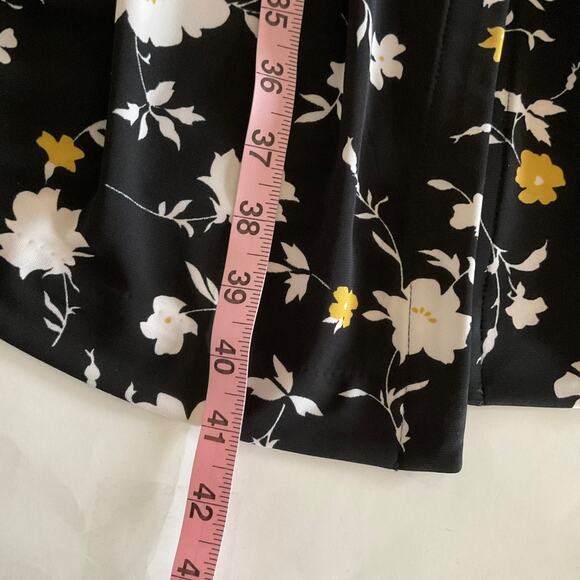 NWT Ann Taylor Floral Matte Jersey Wrap Dress Sz 8 Black White Office Academia - Picture 11 of 11